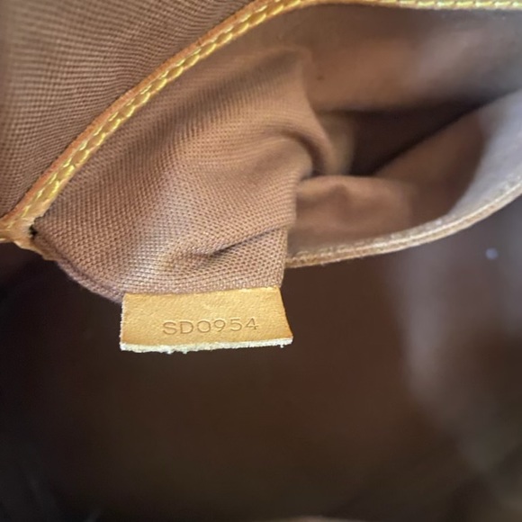 AUTHENTIC LOUIS VUITTON ALMA - Picture 9 of 10
